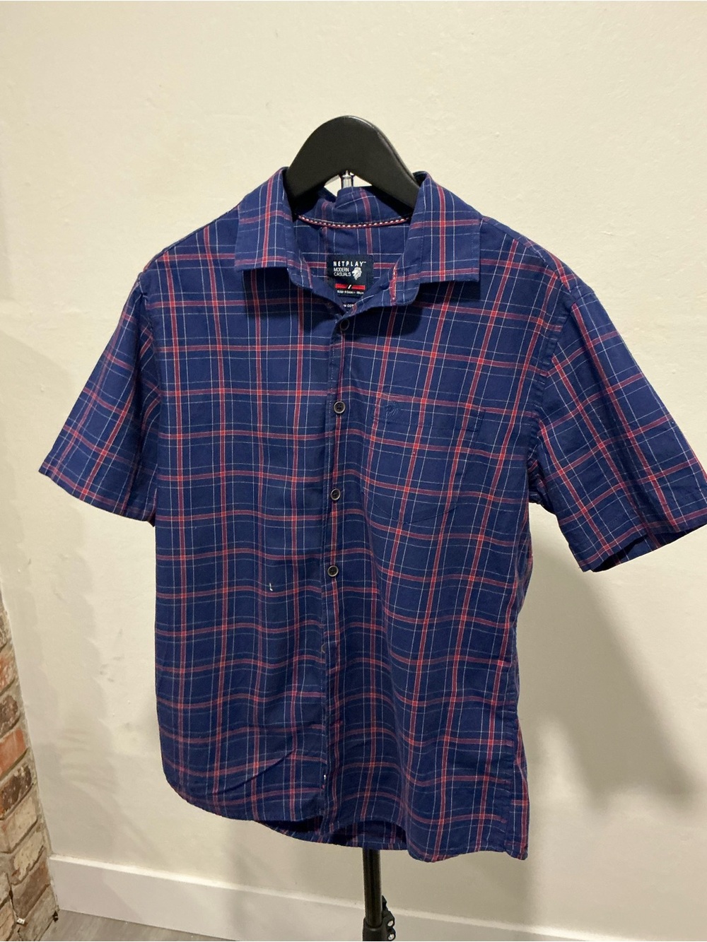 Short-Sleeve Plaid Button-Down Shirt in Navy & Red